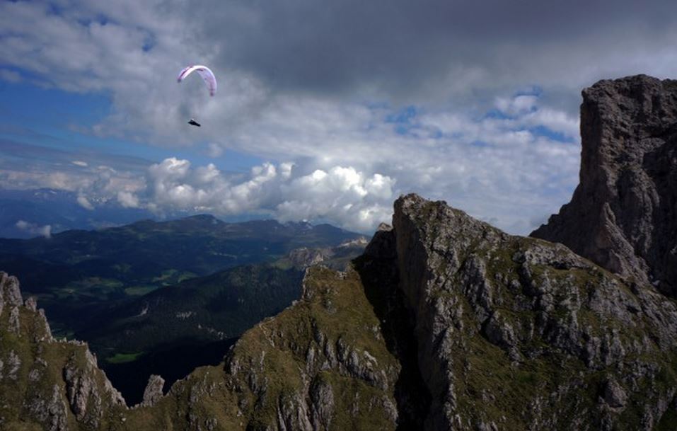 Ozone LM5 Lightweight Paraglider - Click Image to Close