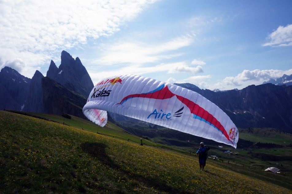 Ozone LM5 Lightweight Paraglider - Click Image to Close