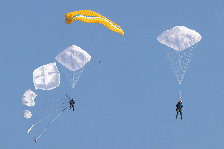 Gin Yeti Cross 2 Reserve parachute - Click Image to Close