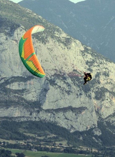 Ozone Trickster Acro Paragliding Wing - Click Image to Close